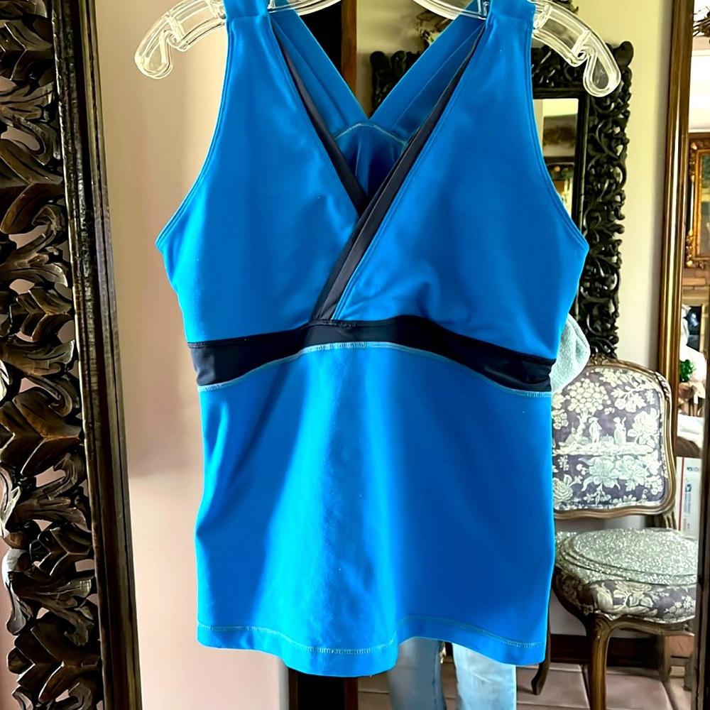 LULULEMON TOP